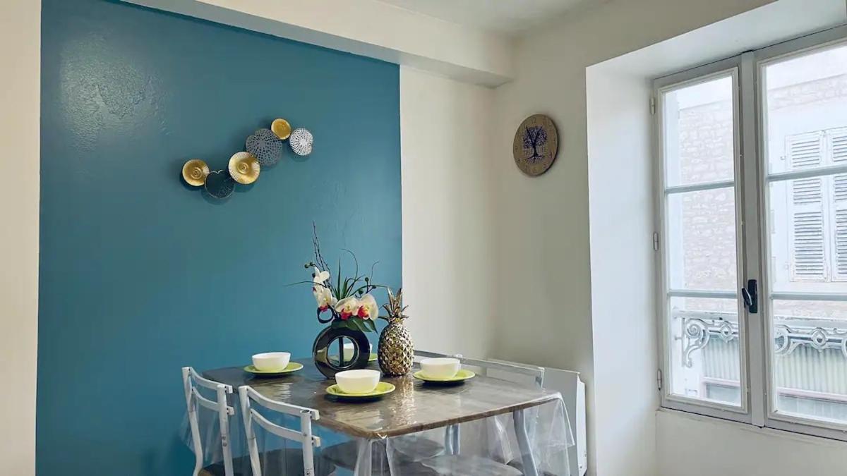 Jolie appartement 2 chambres 65m2 au centre ville Fontenay-le-Comte Extérieur photo